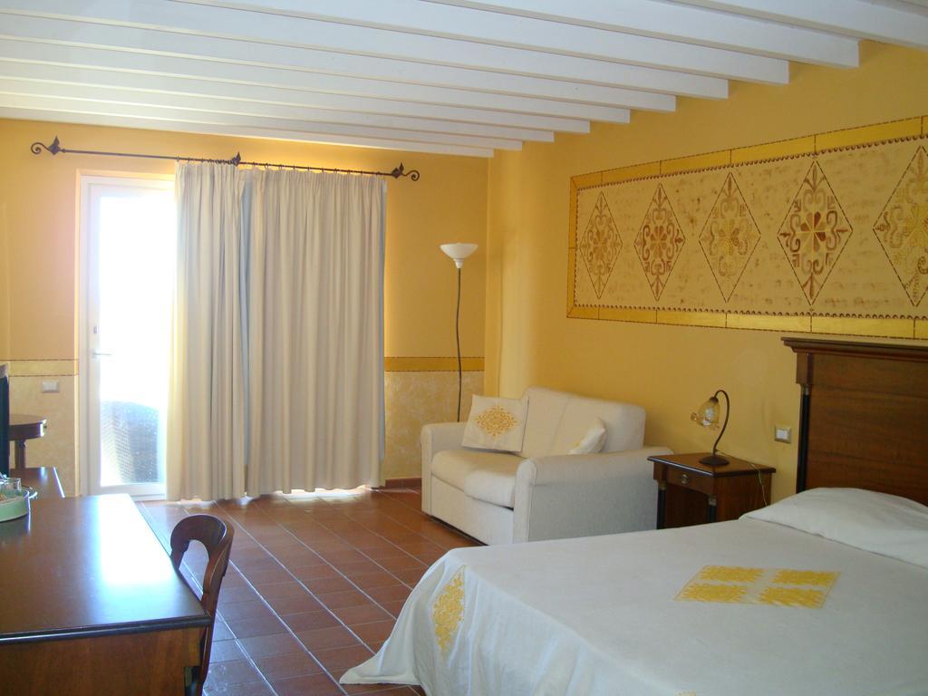 Country Resort Capo Nieddu Santa Caterina Di Pittinuri  Quarto foto